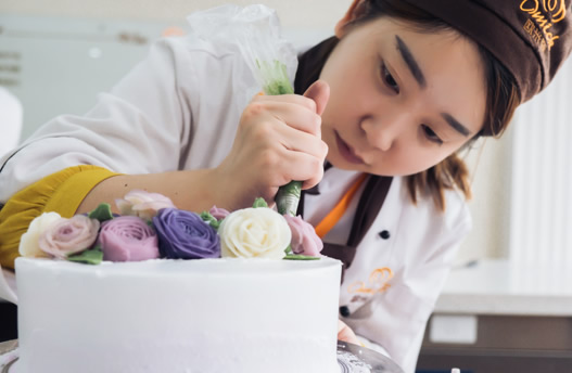 为啥越来越多的初高中生选择学西点?西点行业前景分析
