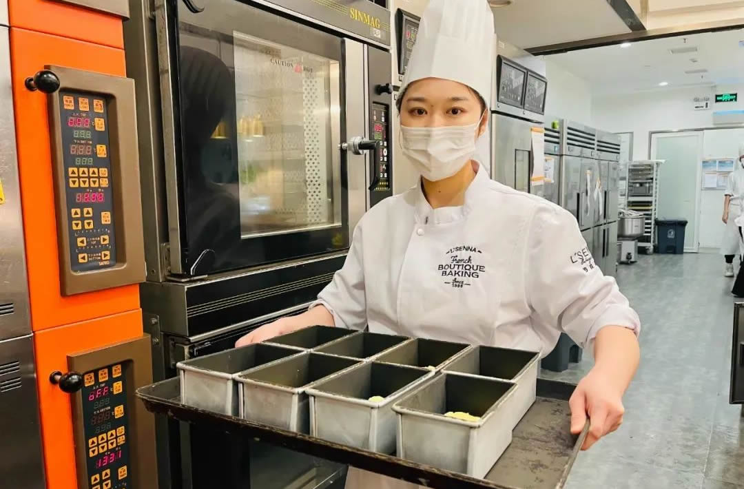 就业学员|通过校园招聘会,直接入职<罗森尼娜>