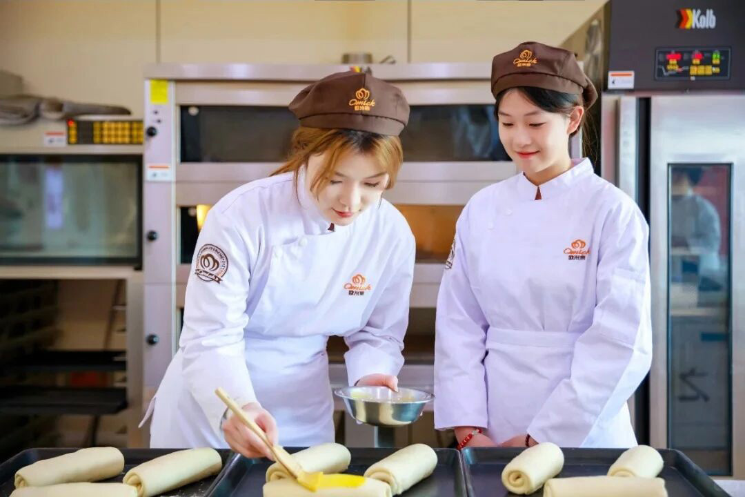 又到年底，失业/转行/待业怎么办？来学烘焙，明年找好工作！