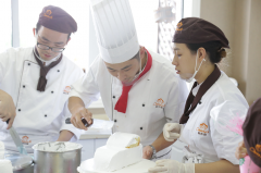 学西点和学西餐哪个比较好?