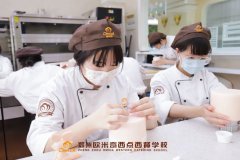 高考不如意莫慌,大学门外也有栋梁之材!