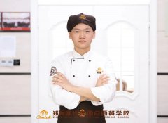 00后小哥哥分享初中毕业学西餐的真实感受!