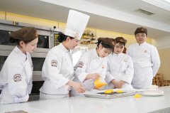 读职校≠混日子！家长必看的择校误区|郑州西点职校