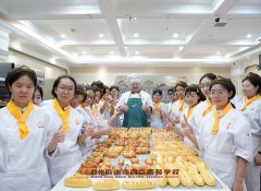 选错学校不要慌，转学来郑州欧米奇！选择职业新赛道！