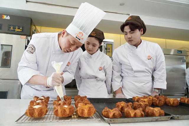 春晚藏真相:河南初高中生的逆袭捷径,西点西餐的时代来了!